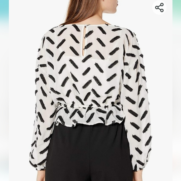 Ali & Jay Blouse - Picture 4 of 4